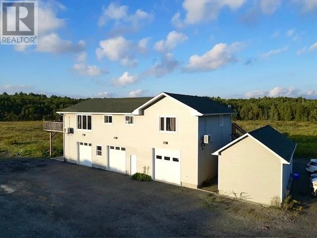 3327 Long Lake Road, Sudbury, Ontario, P3G1N4, Sudbury, Ontario — photo 1 of 5