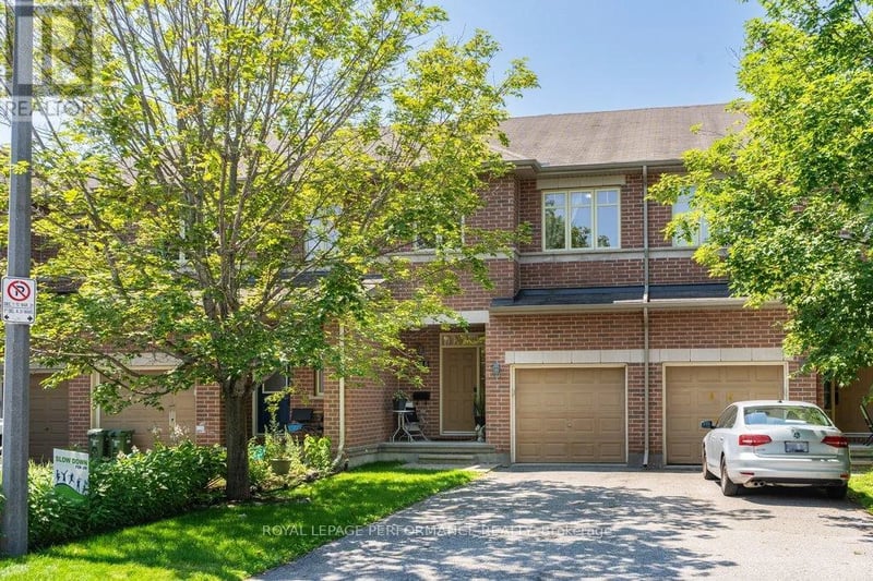 216 Badgeley Avenue, Ottawa, Ontario, K2T0A4, Ottawa, Ontario — photo 1 of 5