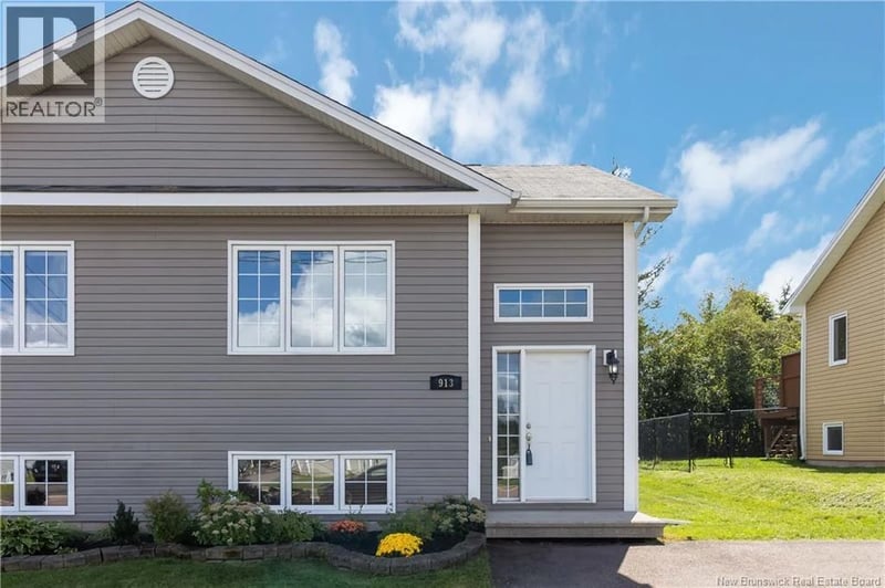 913 Bernard Street, Dieppe, New Brunswick, E1A4A6, Dieppe, New Brunswick — photo 1 of 5