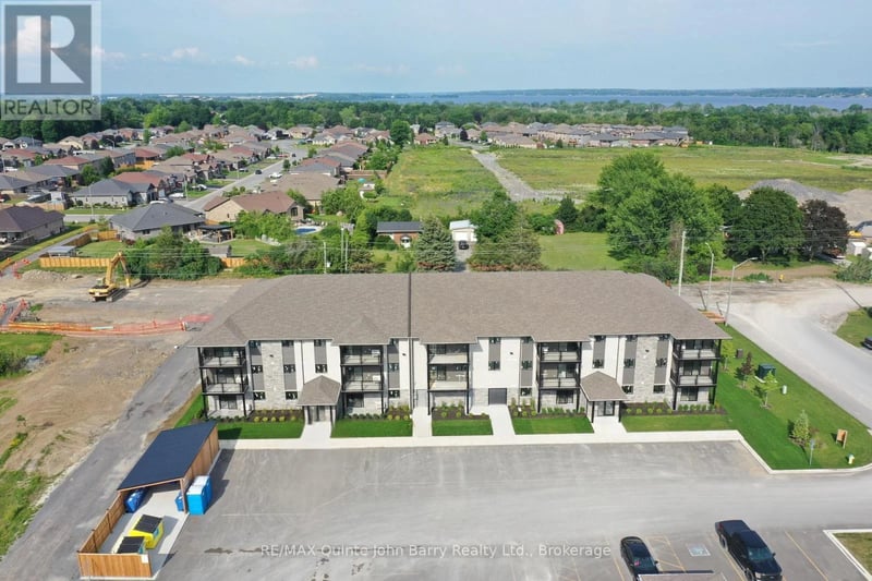 208-10 Hillside Meadow Drive, Quinte West (Murray Ward), Ontario, K8V0J7, Quinte West (Murray Ward), Ontario — photo 1 of 5