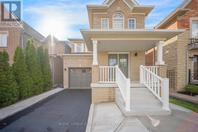 7 Penbridge Circle, Brampton (Fletcher's Meadow), Ontario, L7A2P8, Brampton (Fletcher's Meadow), Ontario — photo 1 of 5