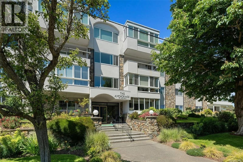 #105 1312 Beach Drive, Oak Bay, British Columbia, V8S2N5, Oak Bay, British Columbia — photo 1 of 5