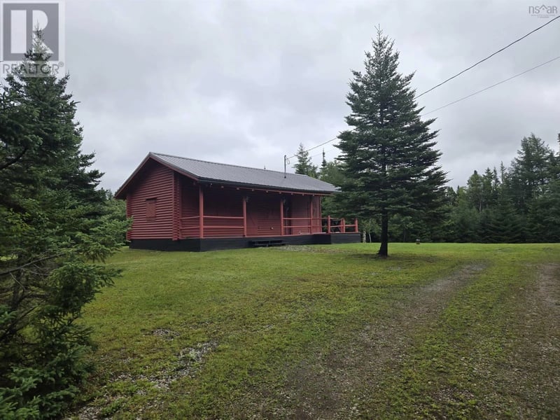 21 Lakefront Drive, Loch Lomond, Nova Scotia, B2E1B3, Loch Lomond, Nova Scotia — photo 1 of 5