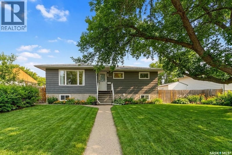 1154 Caribou STREET W, Moose Jaw, Saskatchewan, S6H2B5, Moose Jaw, Saskatchewan — photo 1 of 5