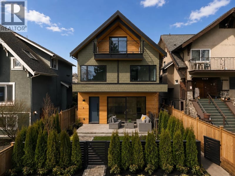 #1 2755 11TH Avenue, Vancouver, British Columbia, V6K2L8, Vancouver, British Columbia — photo 1 of 5