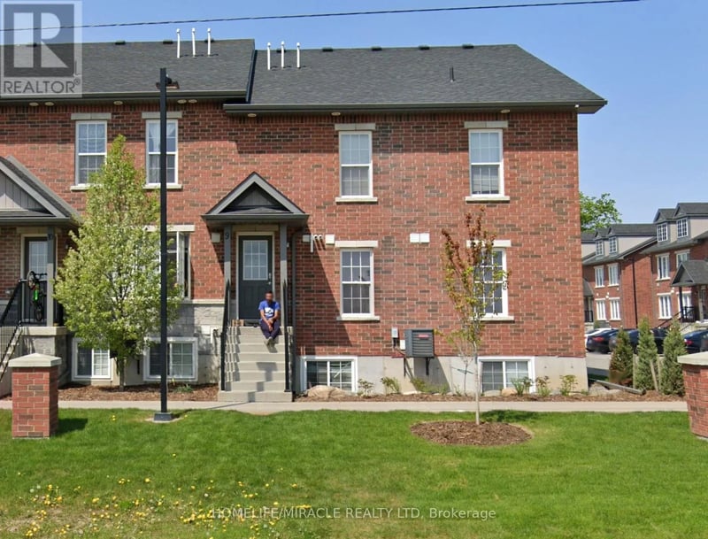 #9 252 Penetanguishene Road, Barrie (Georgian Drive), Ontario, L4M7C2, Barrie (Georgian Drive), Ontario — photo 1 of 5