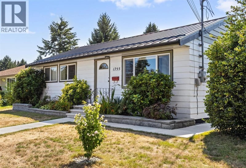 1755 Lewis Avenue, Courtenay, British Columbia, V9N2Z1, Courtenay, British Columbia — photo 1 of 5