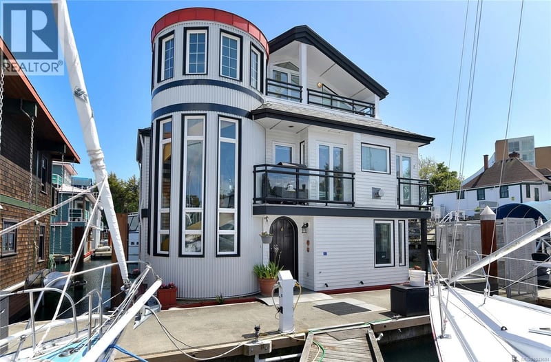 #27 453 Head Street, Esquimalt, British Columbia, V9A5S1, Esquimalt, British Columbia — photo 1 of 5