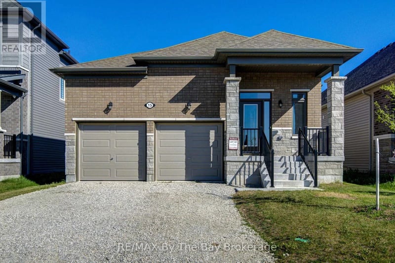 15 Union Boulevard, Wasaga Beach, Ontario, L9Z0M6, Wasaga Beach, Ontario — photo 1 of 5