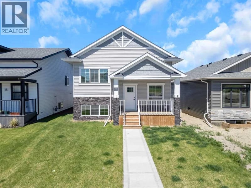 9 Ian Way, Sylvan Lake, Alberta, T4S0W5, Sylvan Lake, Alberta — photo 1 of 5