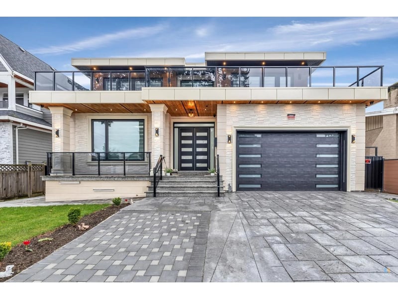 12621 89A Avenue, Surrey, British Columbia, V3V1B2, Surrey, British Columbia — photo 1 of 5