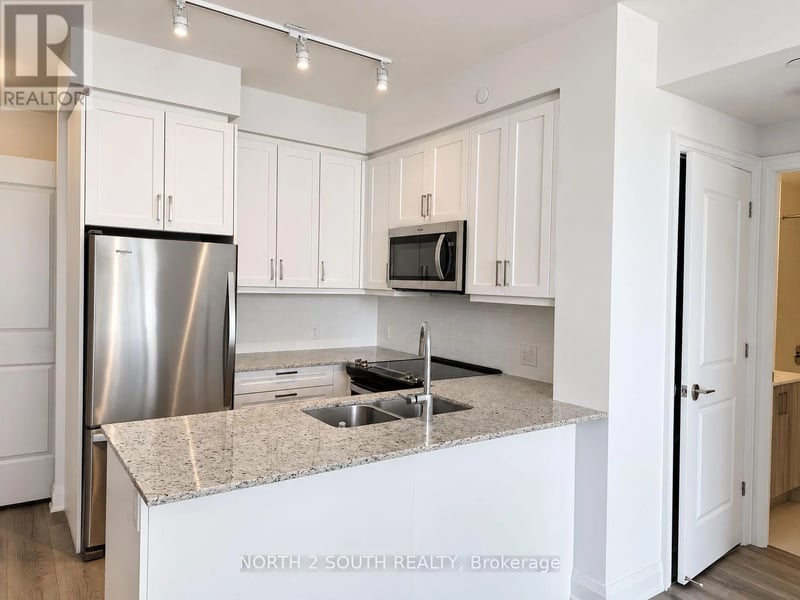 #601 10 Gatineau Drive, Vaughan (Beverley Glen), Ontario, L4J0L2, Vaughan (Beverley Glen), Ontario — photo 1 of 5