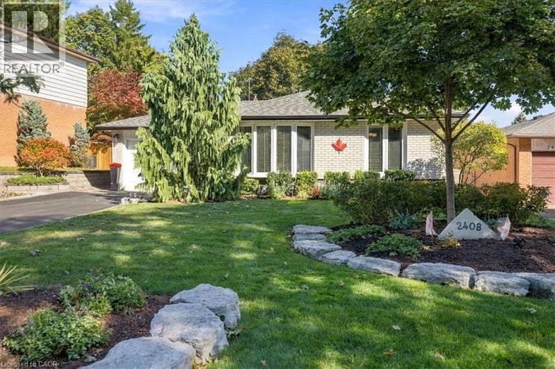 2408 HEREFORD Crescent, Burlington, Ontario, L7P1X3, Burlington, Ontario — photo 1 of 5