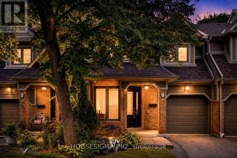 #7 2199 Burnhamthorpe Road West, Mississauga (Erin Mills), Ontario, L5L5M7, Mississauga (Erin Mills), Ontario — photo 1 of 5