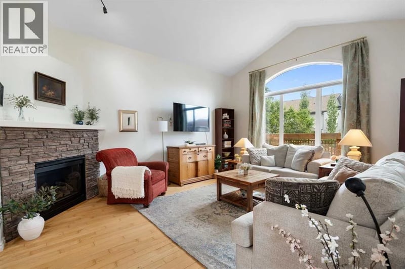 19 Rockmont Court Northwest, Calgary, Alberta, T3G5V8, Calgary, Alberta — photo 1 of 5