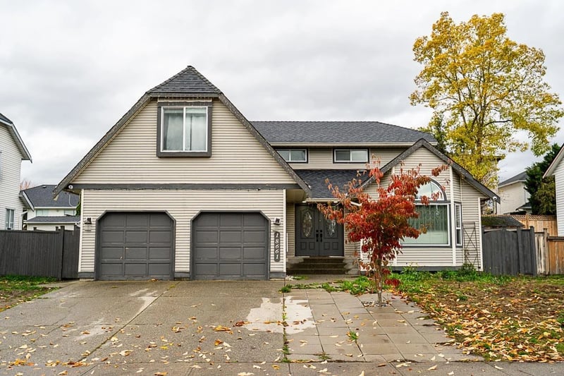 18661 56 Avenue, Surrey, British Columbia, V3S7Y2, Surrey, British Columbia — photo 1 of 5