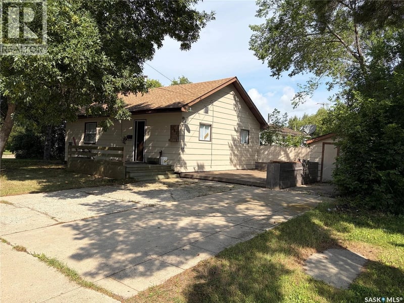 301 1st AVENUE SE, Wadena, Saskatchewan, S0A4J0, Wadena, Saskatchewan — photo 1 of 5