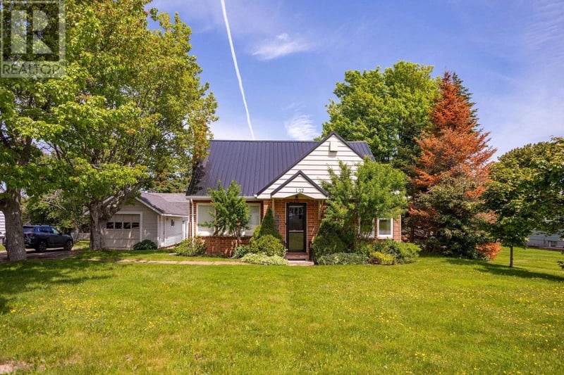 122 Brackley Point Road, Charlottetown, Prince Edward Island, C1A6Y4, Charlottetown, Prince Edward Island — photo 1 of 5