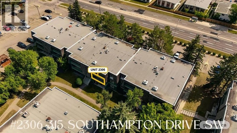 315 Southampton Drive Southwest, Calgary, Alberta, T2Z2S2, Calgary, Alberta — photo 1 of 5