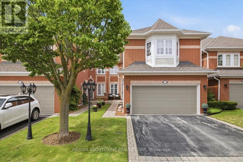 #7 2145 Country Club Drive, Burlington (Rose), Ontario, L7M4E1, Burlington (Rose), Ontario — photo 1 of 5