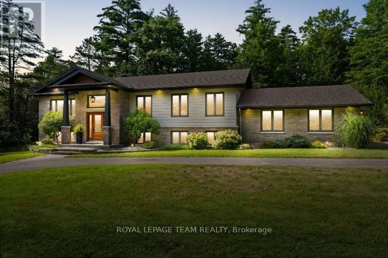 5 PEGGS Lane, McNab/Braeside, Ontario, K0A3L0, McNab/Braeside, Ontario — photo 1 of 5