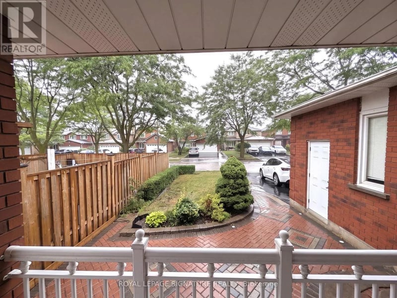 44 Bankview Circle, Toronto (West Humber-Clairville), Ontario, M9W6S5, Toronto (West Humber-Clairville), Ontario — photo 1 of 5