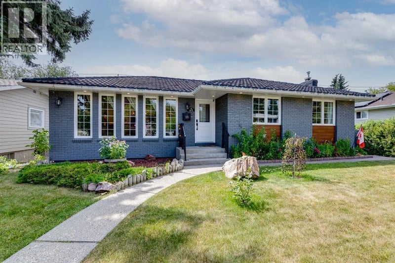 179 Capri Avenue Northwest, Calgary, Alberta, T2L0H3, Calgary, Alberta — photo 1 of 5