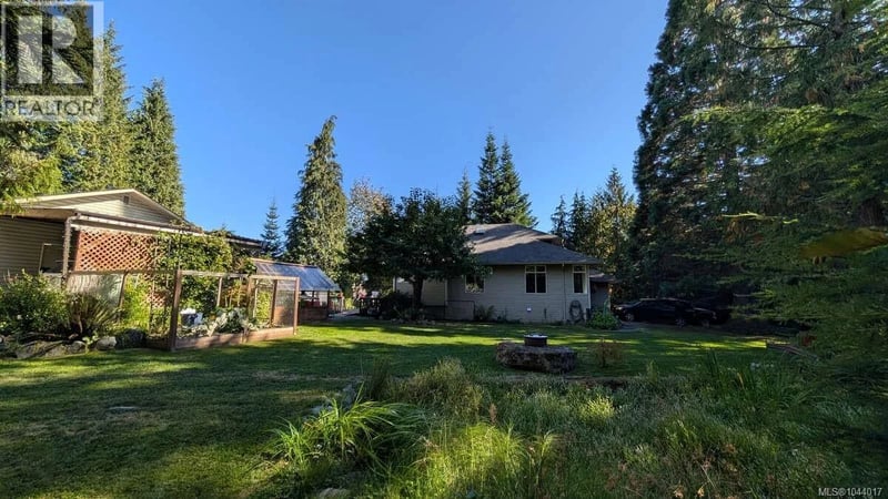 100 Elk Road, Lake Cowichan, British Columbia, V0R2G0, Lake Cowichan, British Columbia — photo 1 of 5