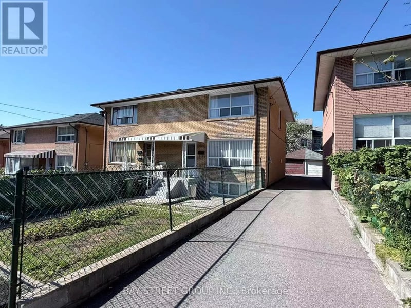 366 Highfield Road, Toronto (Greenwood-Coxwell), Ontario, M4L2V6, Toronto (Greenwood-Coxwell), Ontario — photo 1 of 5
