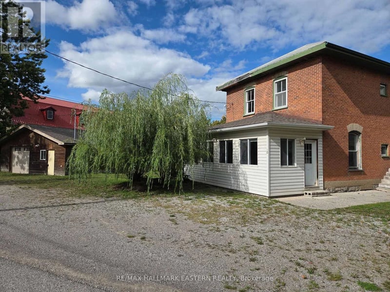 10 Hill Street, Selwyn, Ontario, K0L2H0, Selwyn, Ontario — photo 1 of 5