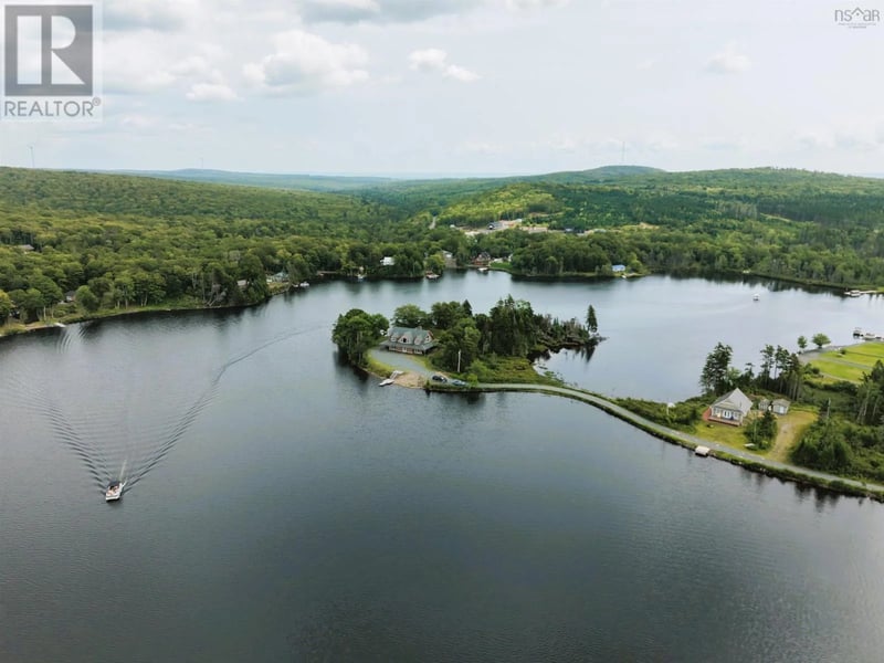47 Pats Boulevard, Sutherlands Lake, Nova Scotia, B0M1M0, Sutherlands Lake, Nova Scotia — photo 1 of 5