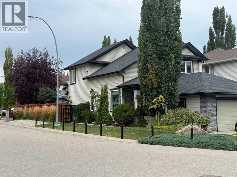 23 Cranfield Crescent Southeast, Calgary, Alberta, T3M1A6, Calgary, Alberta — photo 1 of 5