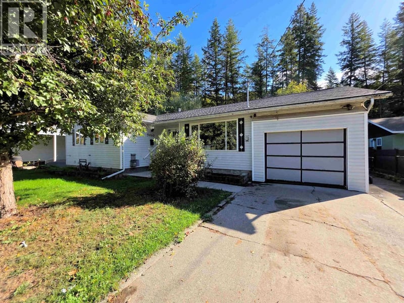 3460 ROBIN Road, Quesnel, British Columbia, V2J3R2, Quesnel, British Columbia — photo 1 of 5