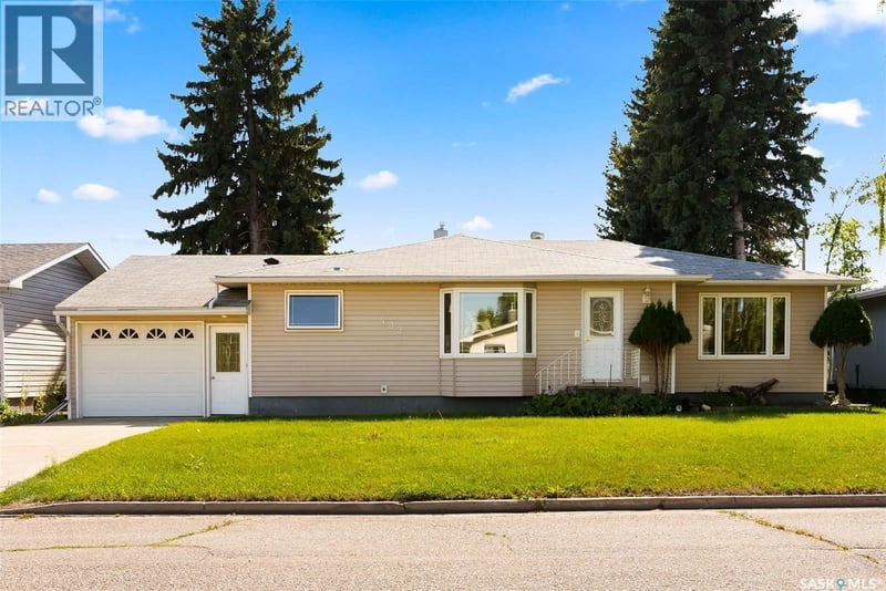 433 9th AVENUE W, Melville, Saskatchewan, S0A2P0, Melville, Saskatchewan — photo 1 of 5