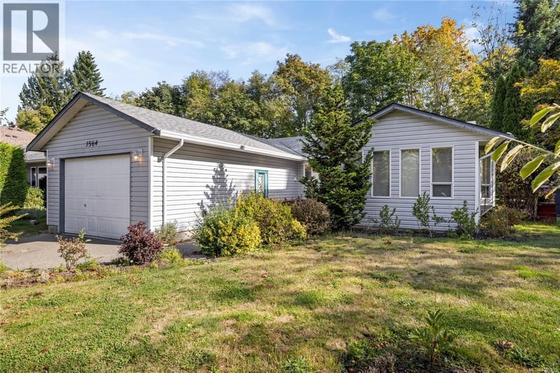 1564 Hurford Avenue, Courtenay, British Columbia, V9N6X3, Courtenay, British Columbia — photo 1 of 5