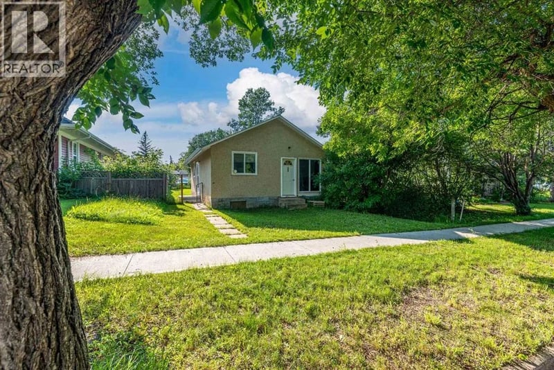 206 MAIN Street, Lashburn, Saskatchewan, S0M1H0, Lashburn, Saskatchewan — photo 1 of 5
