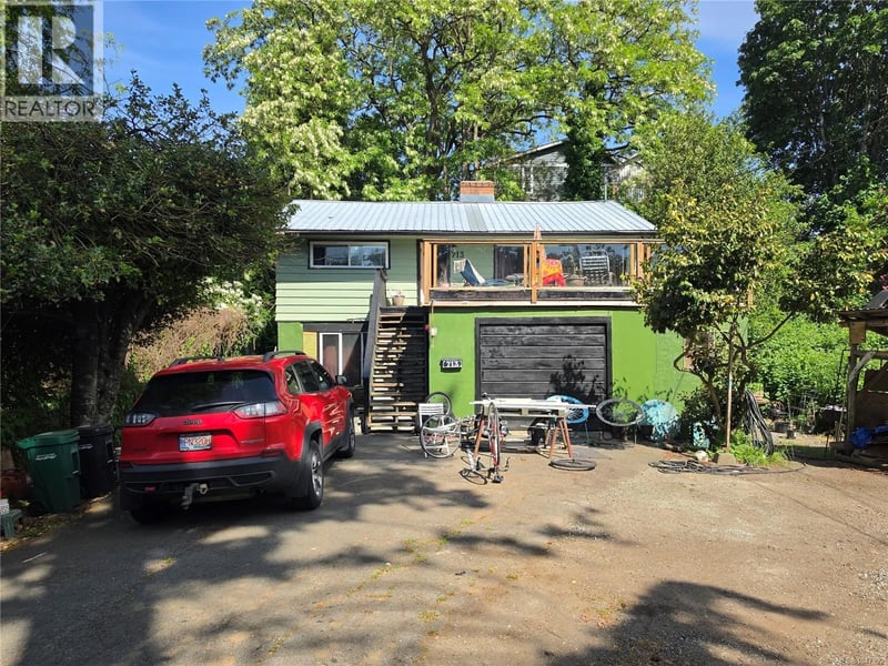 713 Victoria Road, Nanaimo, British Columbia, V9R4R6, Nanaimo, British Columbia — photo 1 of 5