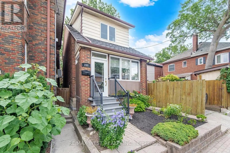 151 Jane Street, Toronto (Runnymede-Bloor West Village), Ontario, M6S3Y8, Toronto (Runnymede-Bloor West Village), Ontario — photo 1 of 5