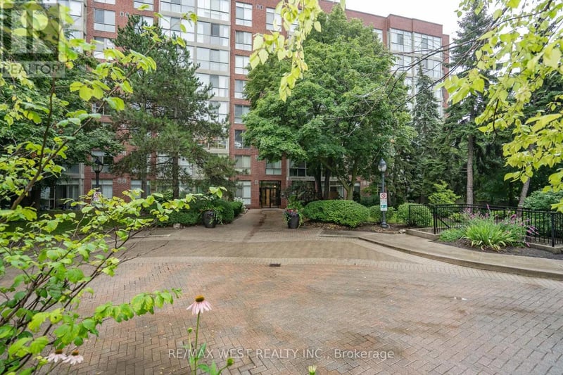 #749 24 Southport Street, Toronto (High Park-Swansea), Ontario, M6S4Z1, Toronto (High Park-Swansea), Ontario — photo 1 of 5