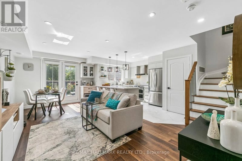 #5 19 Hays Boulevard, Oakville (RO River Oaks), Ontario, L6H0H8, Oakville (RO River Oaks), Ontario — photo 1 of 5