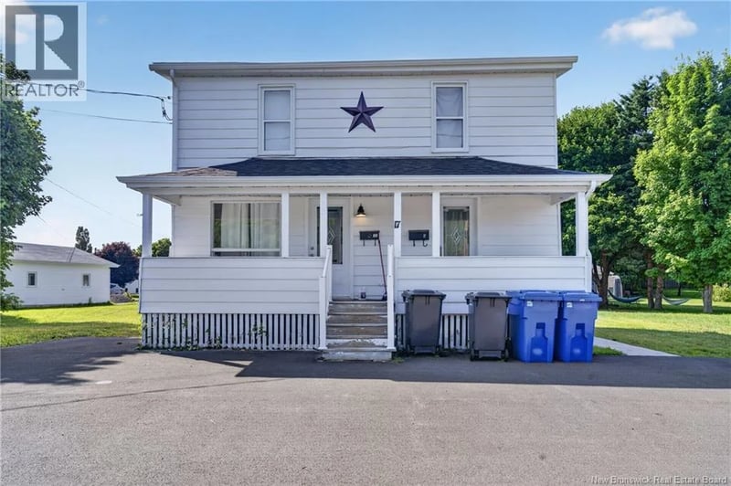 17 Dover Street, Campbellton, New Brunswick, E3N1P4, Campbellton, New Brunswick — photo 1 of 5