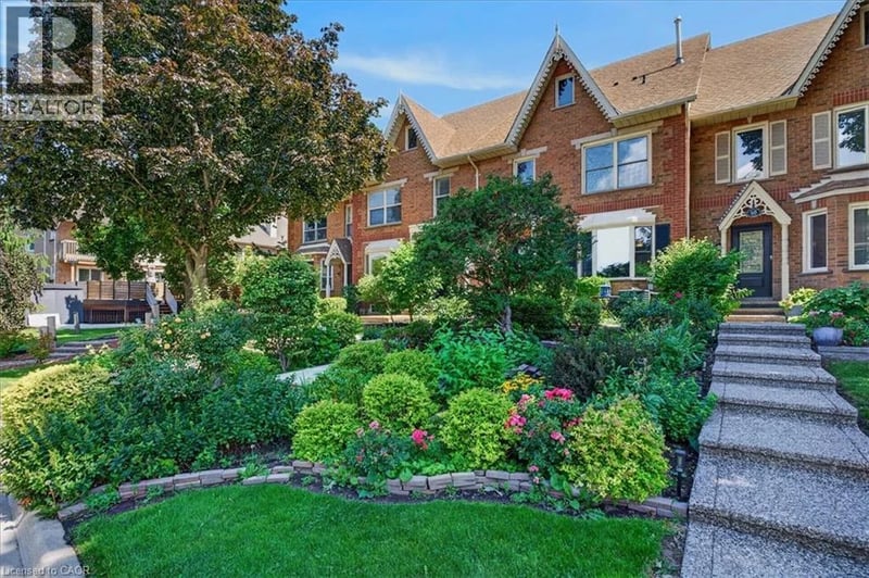 52 SUNVALE Place, Stoney Creek, Ontario, L8E4Z7, Stoney Creek, Ontario — photo 1 of 5