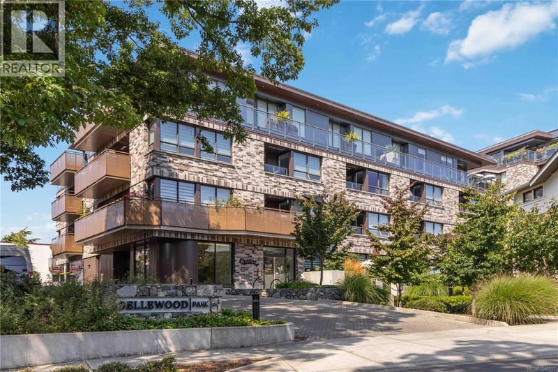 #303 1018 Pentrelew Place, Victoria, British Columbia, V8V4J6, Victoria, British Columbia — photo 1 of 5