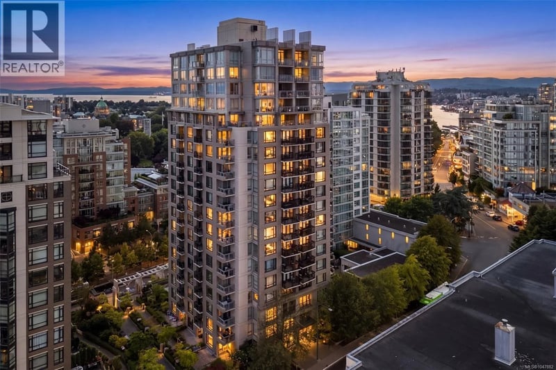 #609 751 Fairfield Road, Victoria, British Columbia, V8W4A4, Victoria, British Columbia — photo 1 of 5