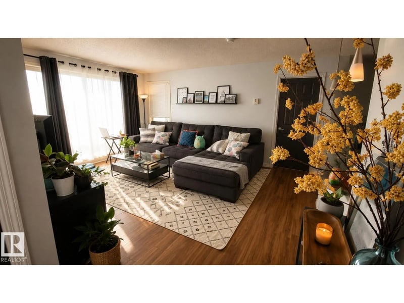 #301 13907 136 ST NW, Edmonton, Alberta, T6V1Y5, Edmonton, Alberta — photo 1 of 5