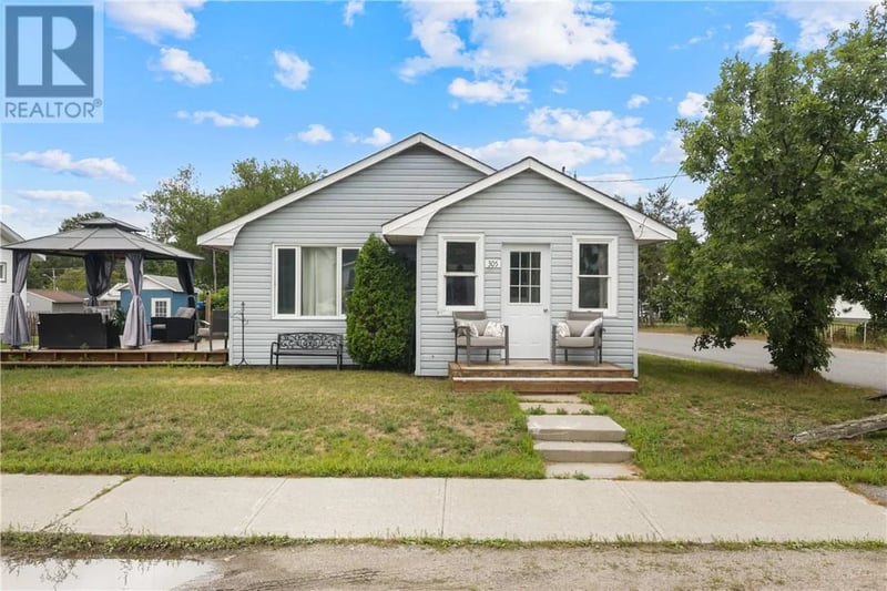 305 CASTLE Street, Massey, Ontario, P0P1P0, Massey, Ontario — photo 1 of 5