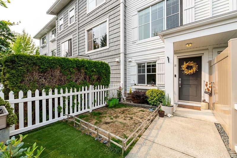 #11 16228 16 Avenue, Surrey, British Columbia, V4A1S7, Surrey, British Columbia — photo 1 of 5