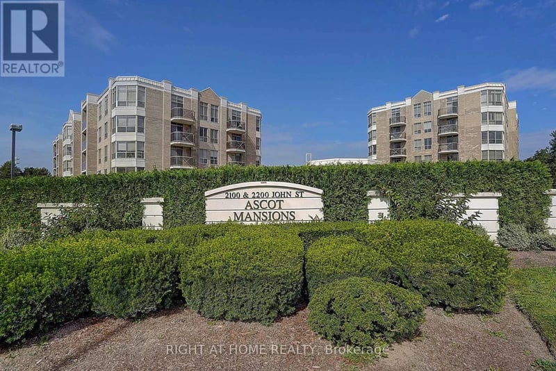 #502 2200 John Street, Markham (German Mills), Ontario, L3T7S7, Markham (German Mills), Ontario — photo 1 of 5