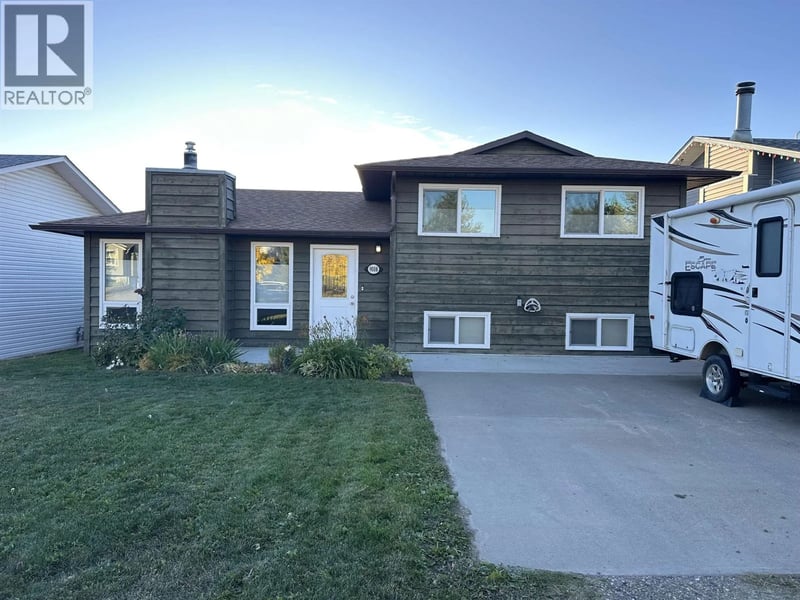 9008 87 Street, Fort St. John, British Columbia, V1J5H4, Fort St. John, British Columbia — photo 1 of 5