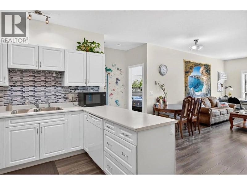 #210 770 Rutland Road, Kelowna, British Columbia, V1X3B7, Kelowna, British Columbia — photo 1 of 5